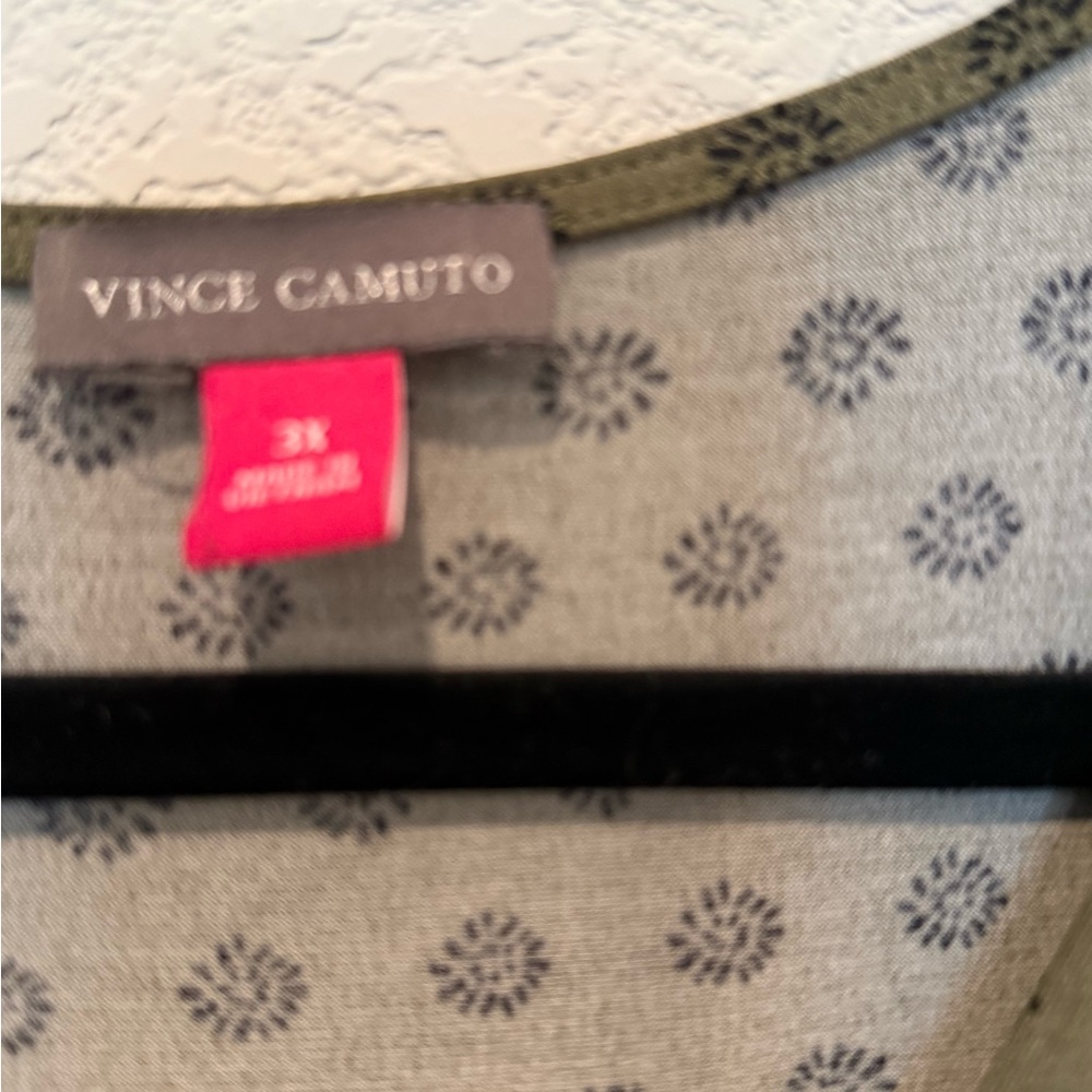 Vince Camuto Olive Patterned Sleeveless Blouse - Picture 3 of 3
